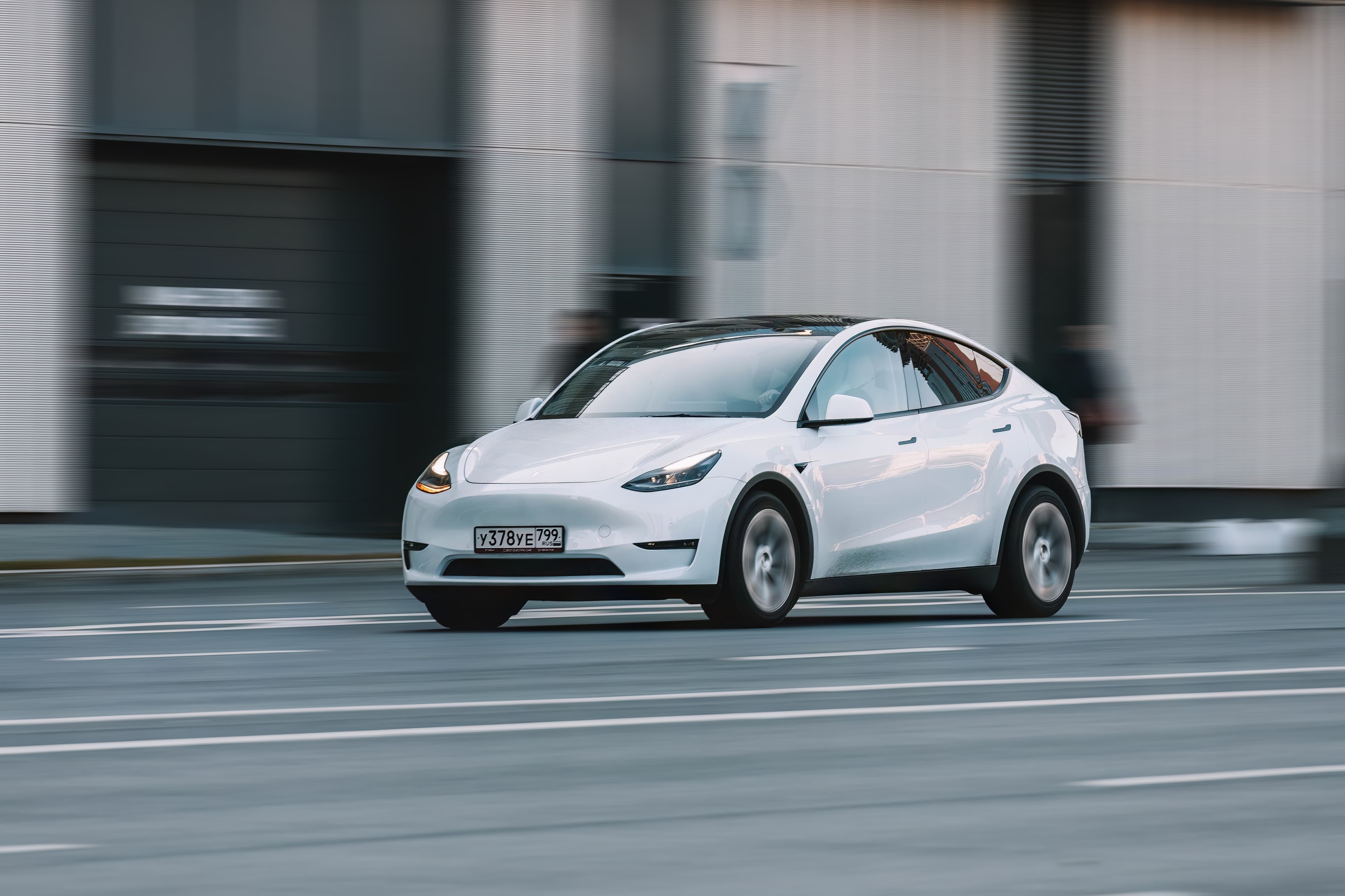 Tesla Model Y Paris City Drive